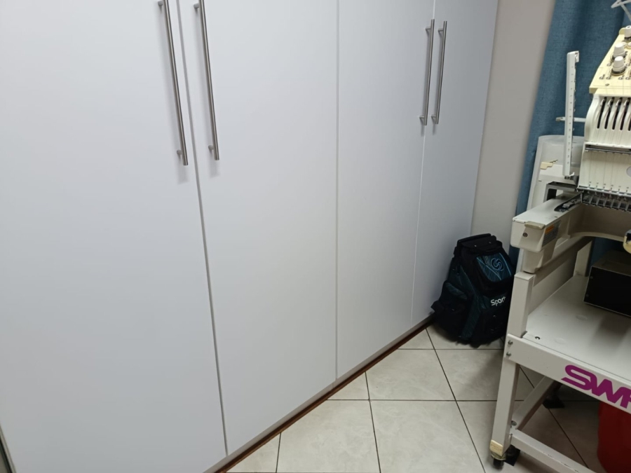 4 Bedroom Property for Sale in Carters Glen Northern Cape